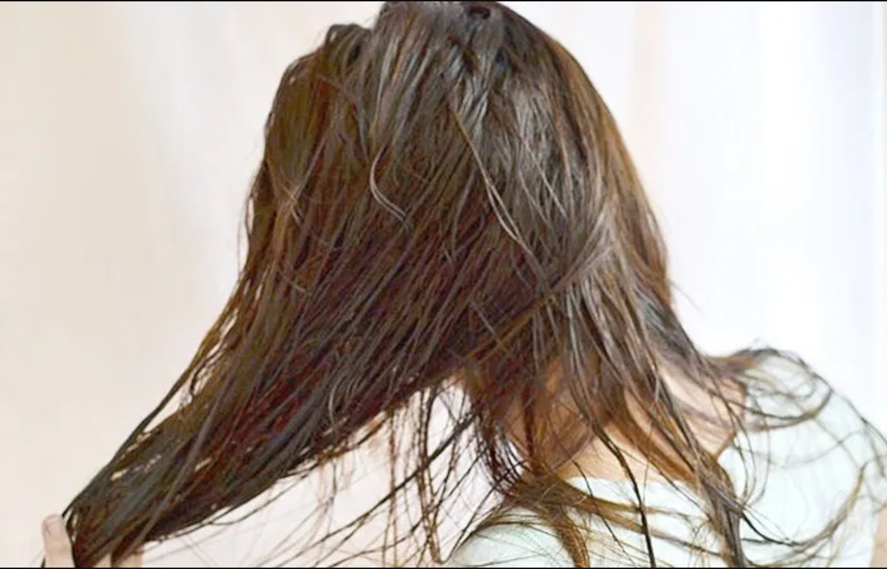 Elak Sikat Rambut Masa Basah? Ini Sebabnya